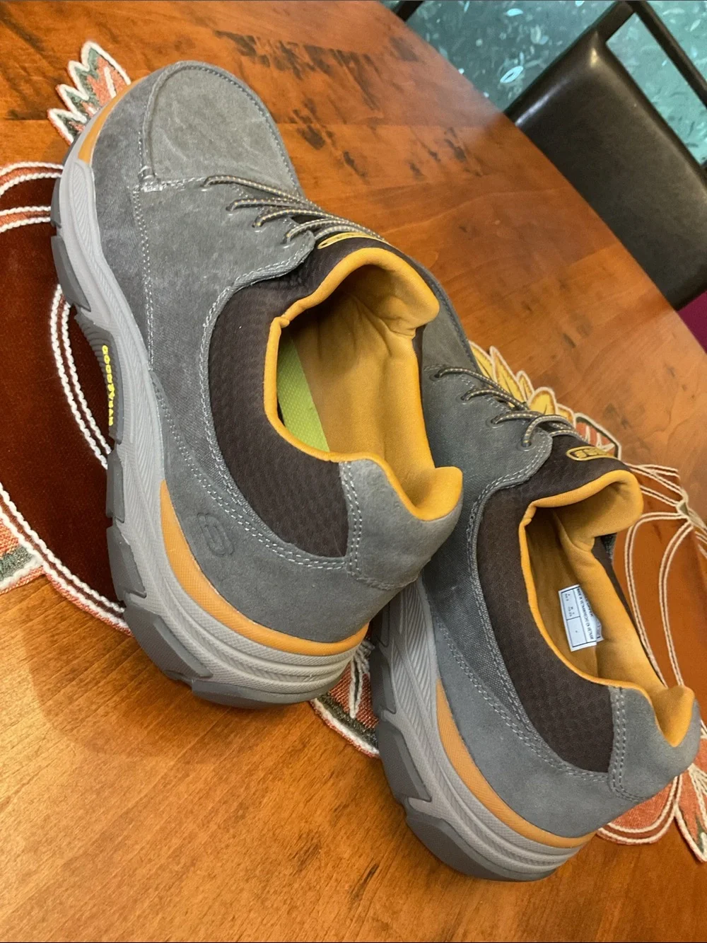 Skechers casual men